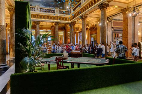 do you have to pay to enter monte carlo casino